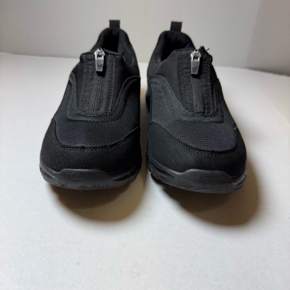 Good Soles by Catherine’s Black Slip On Sneakers - Picture 2 of 10